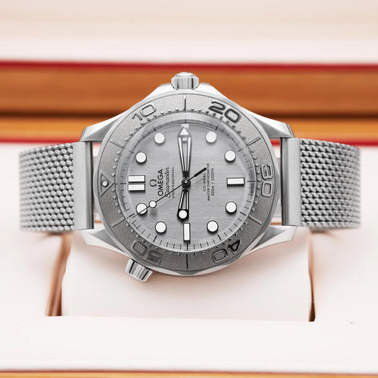 Omega Seamaster Mirror Original Watch for Men - Silver Dial, Silver Metal Strap - Image 2
