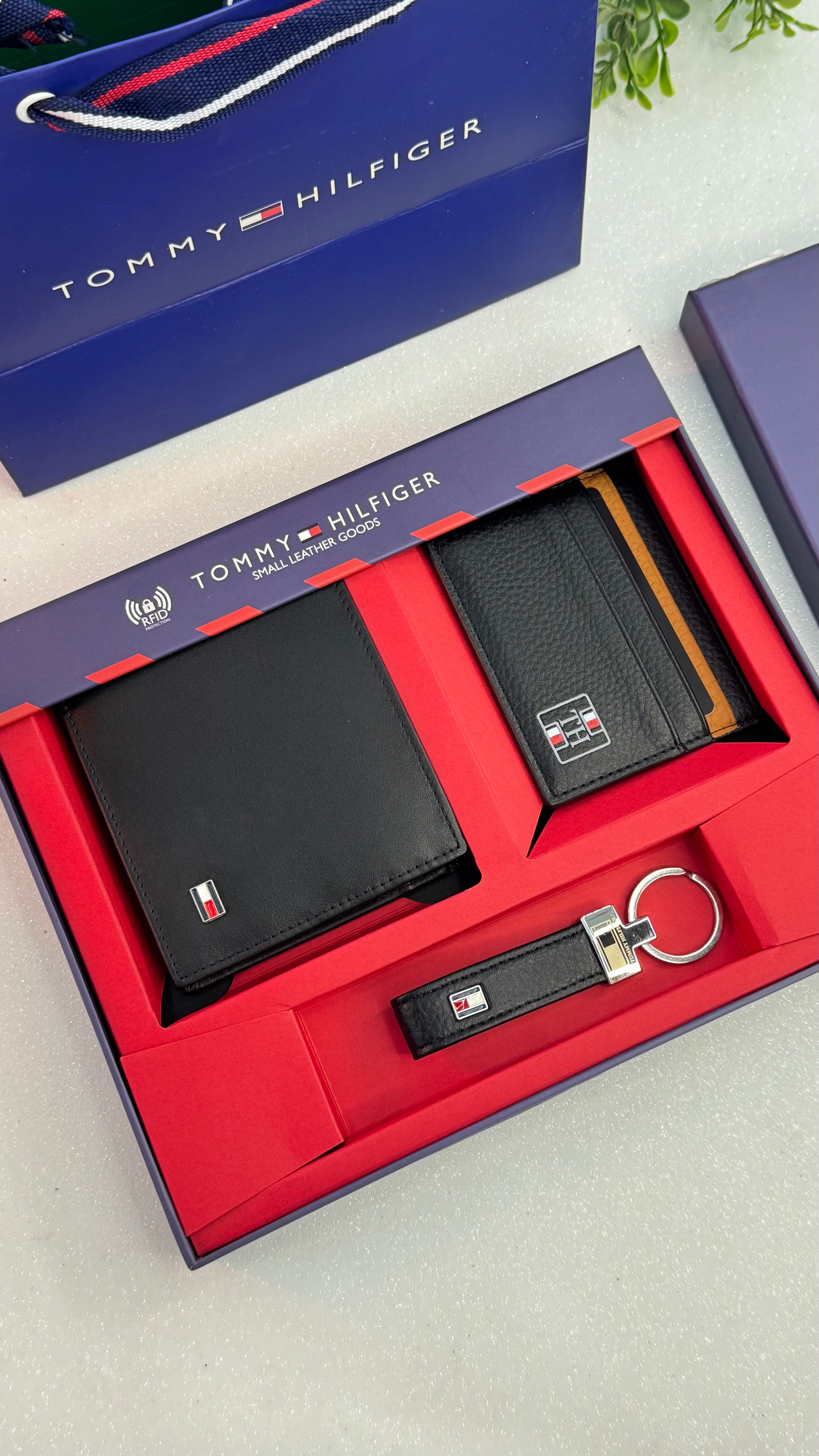 Tommy hilfiger set .10