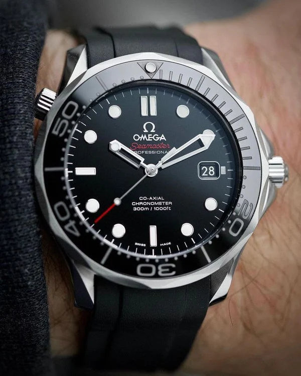 Omega Seamaster Mirror Original Watch for Men - Black Dial, Black Rubber Strap - Image 5