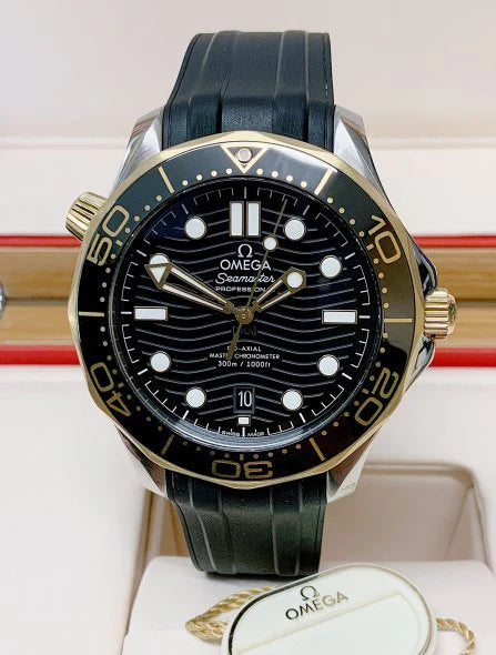 Omega Seamaster Mirror Original Watch for Men - Black Dial, Black Rubber Strap - Image 2