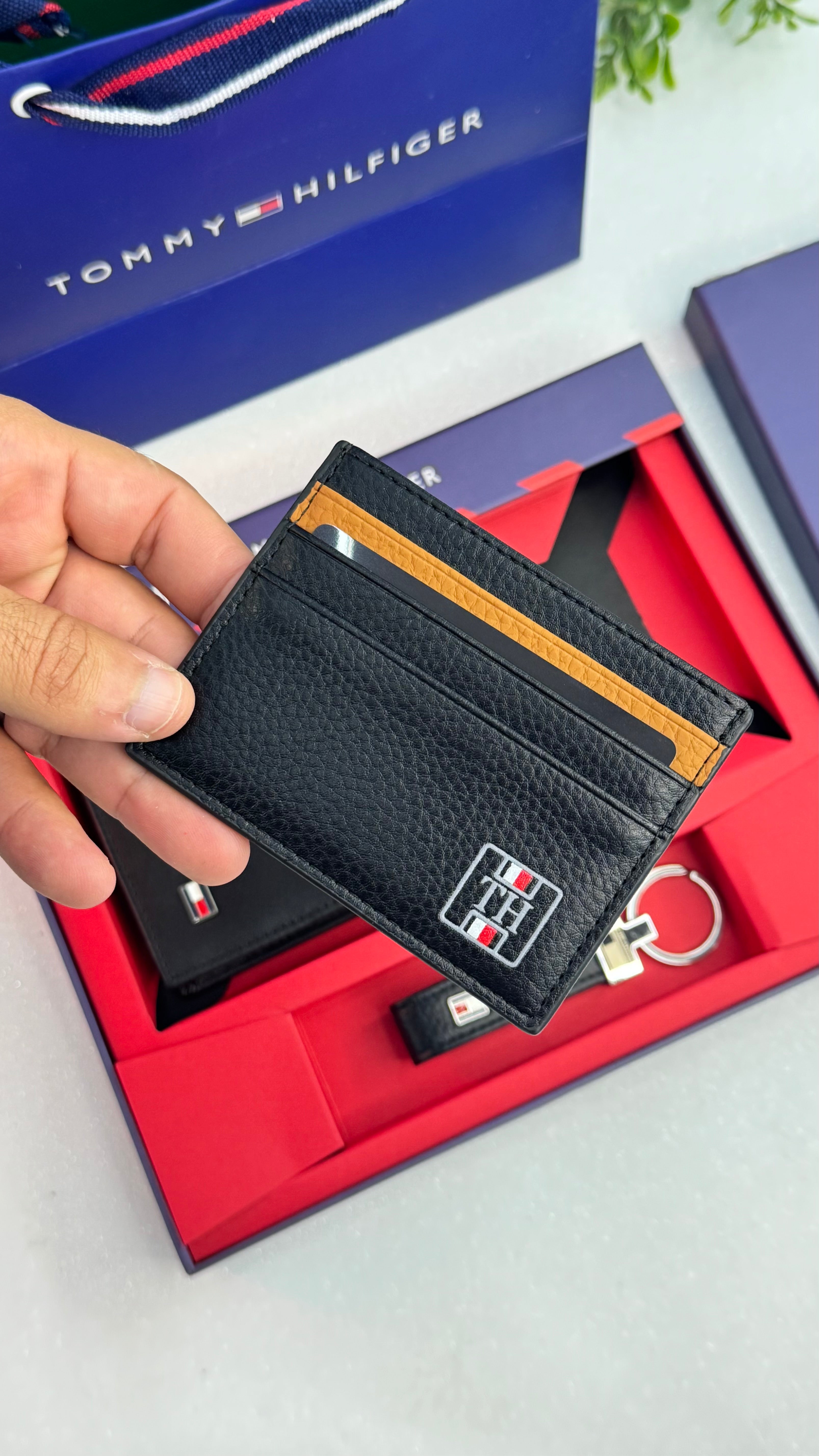 Tommy hilfiger set .10