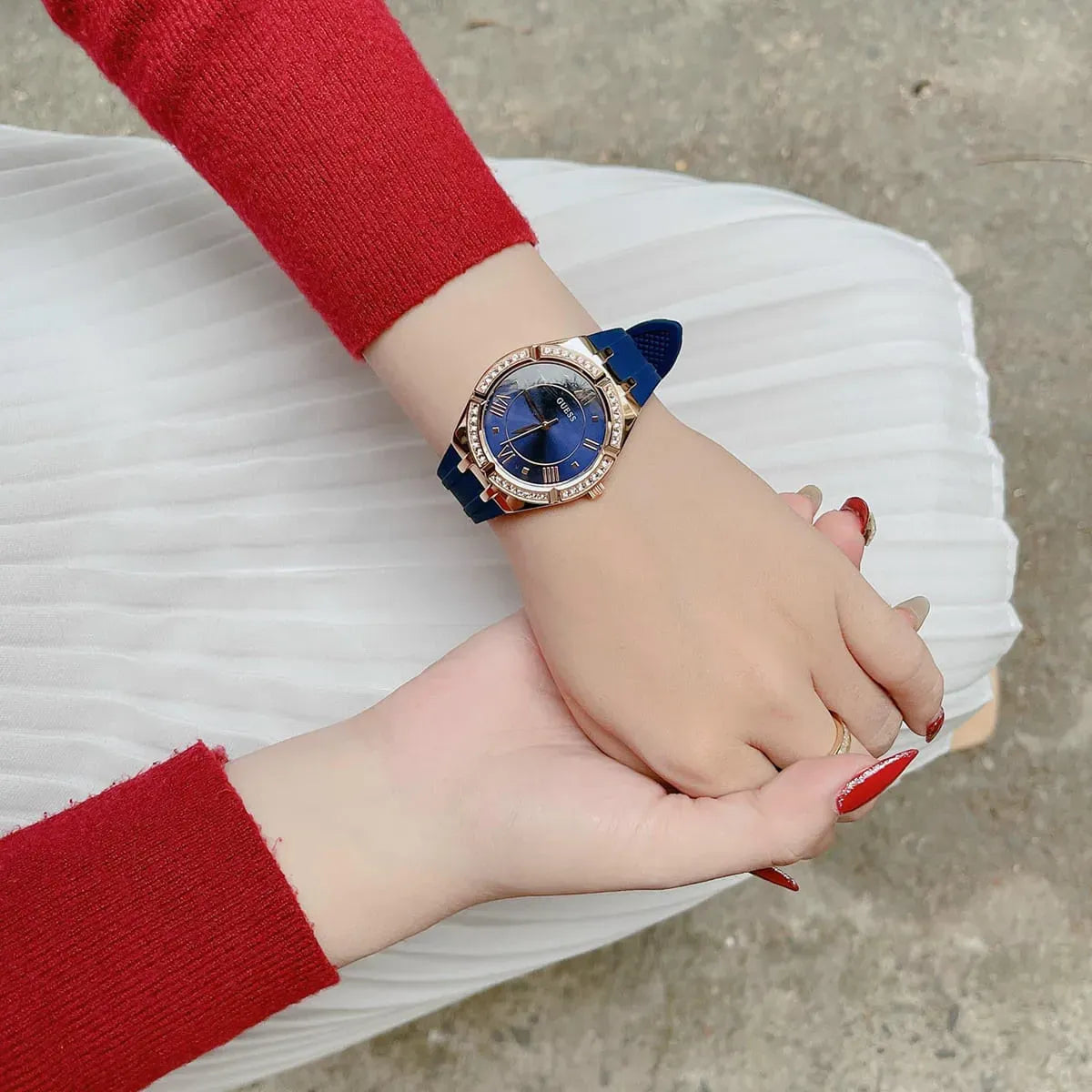 ساعة Guess نسائية GW0034L4