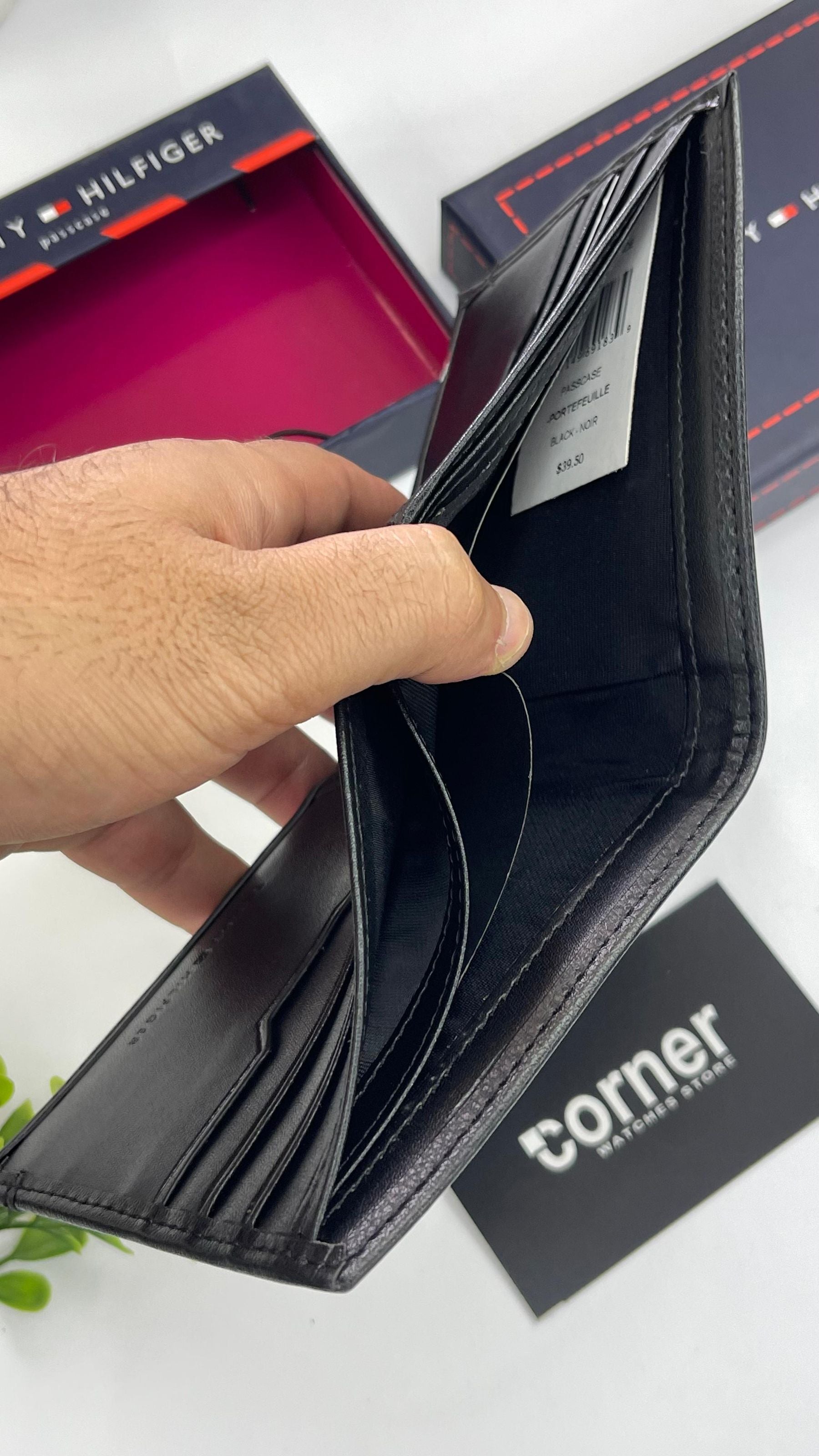tommy hilfiger Wallet