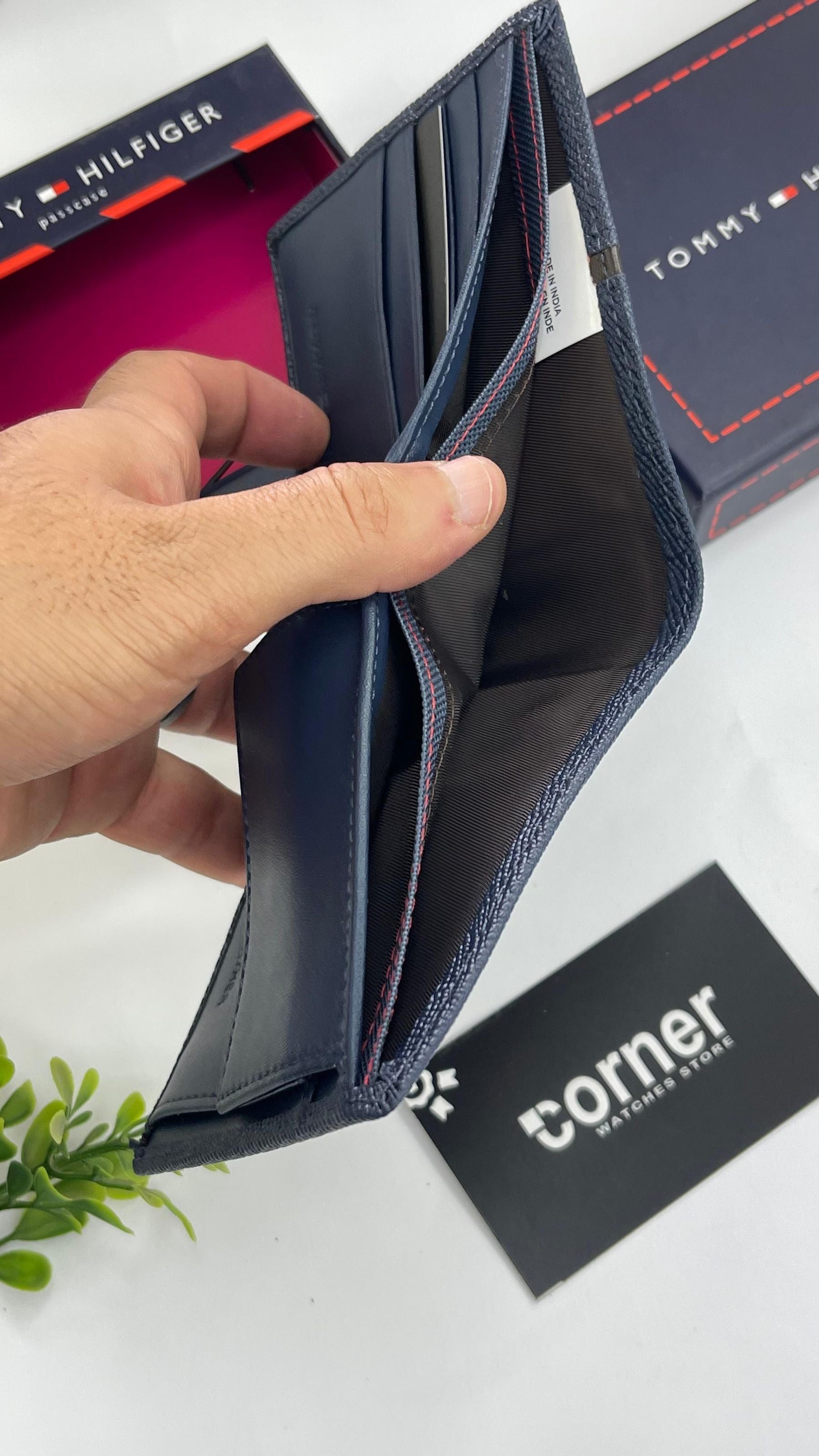 tommy hilfiger Wallet