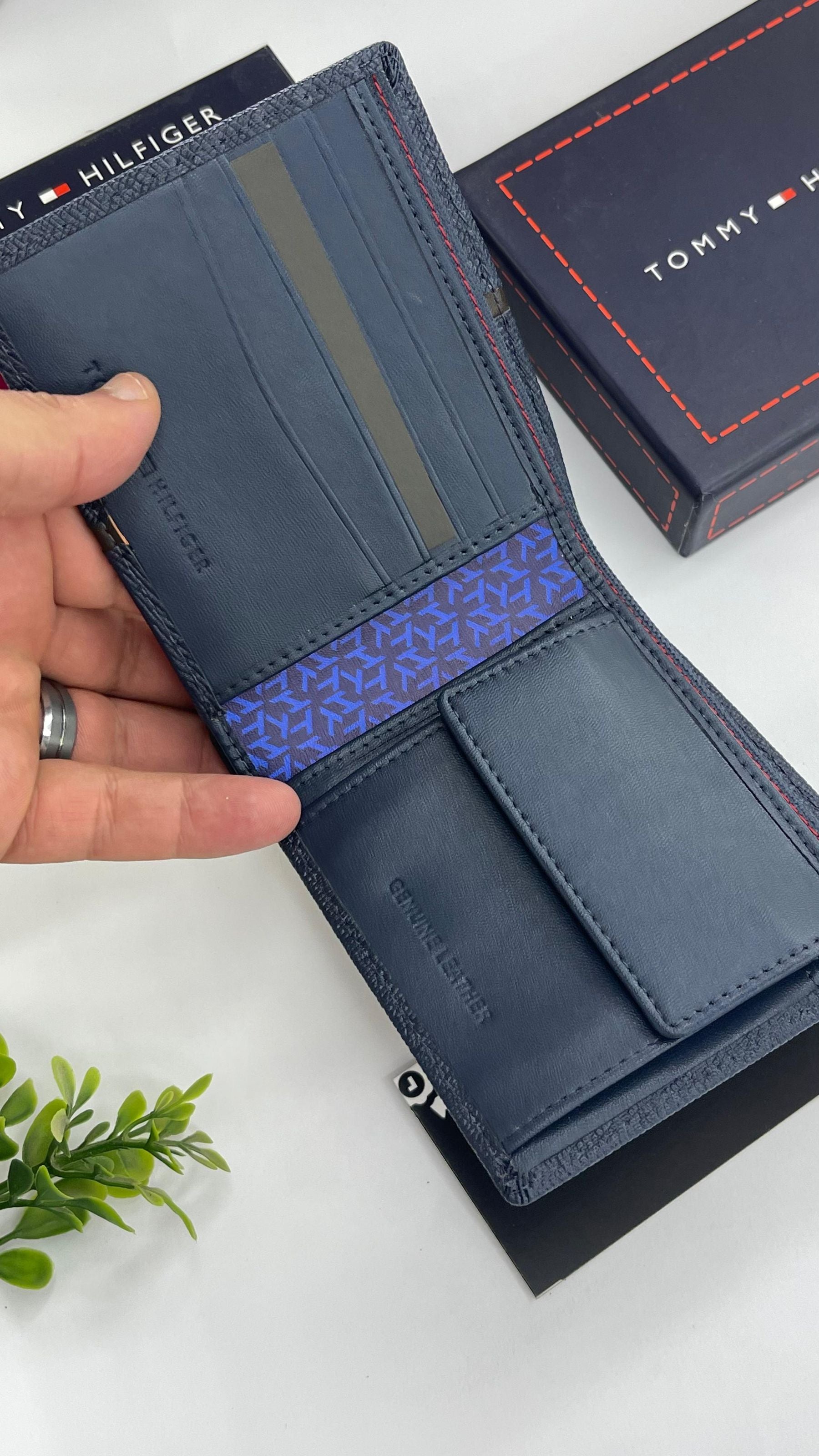 tommy hilfiger Wallet