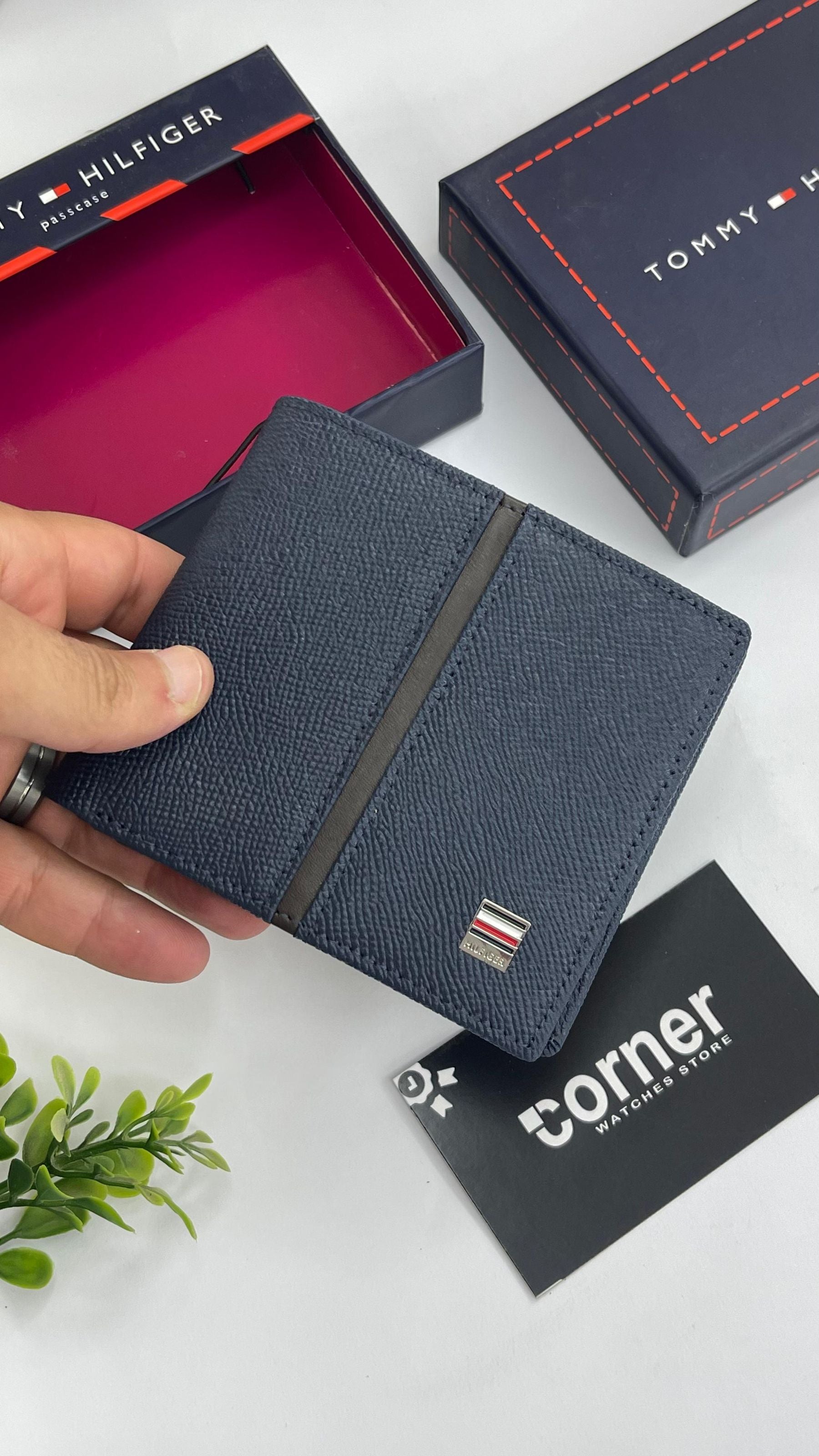 tommy hilfiger Wallet