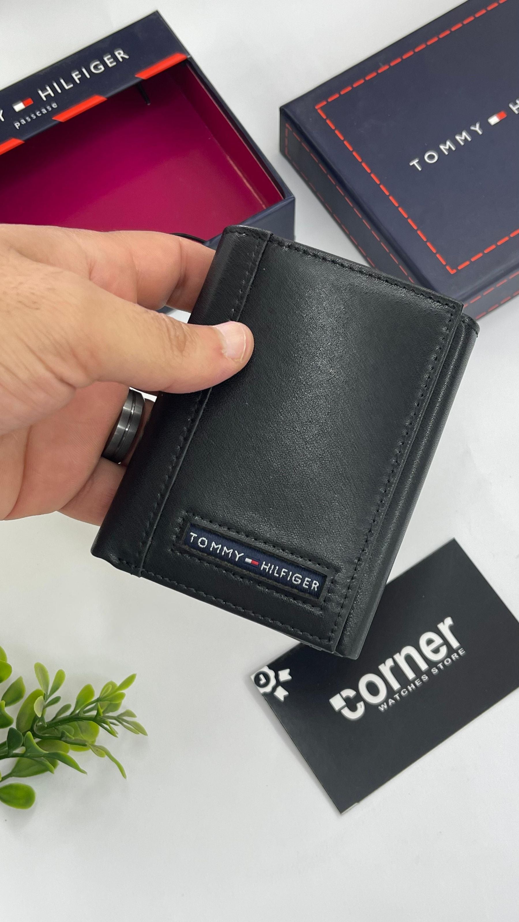 tommy hilfiger Wallet