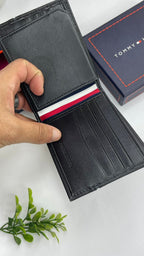 tommy Hilfiger wallet