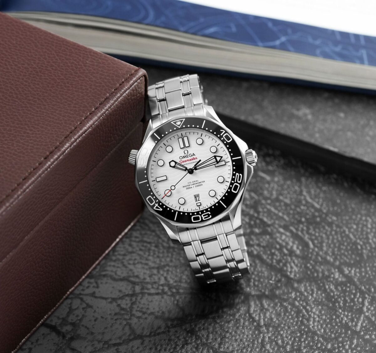 Omega Seamaster Mirror Original Watch for Men - White Dial, Silver Metal Strap - Image 7