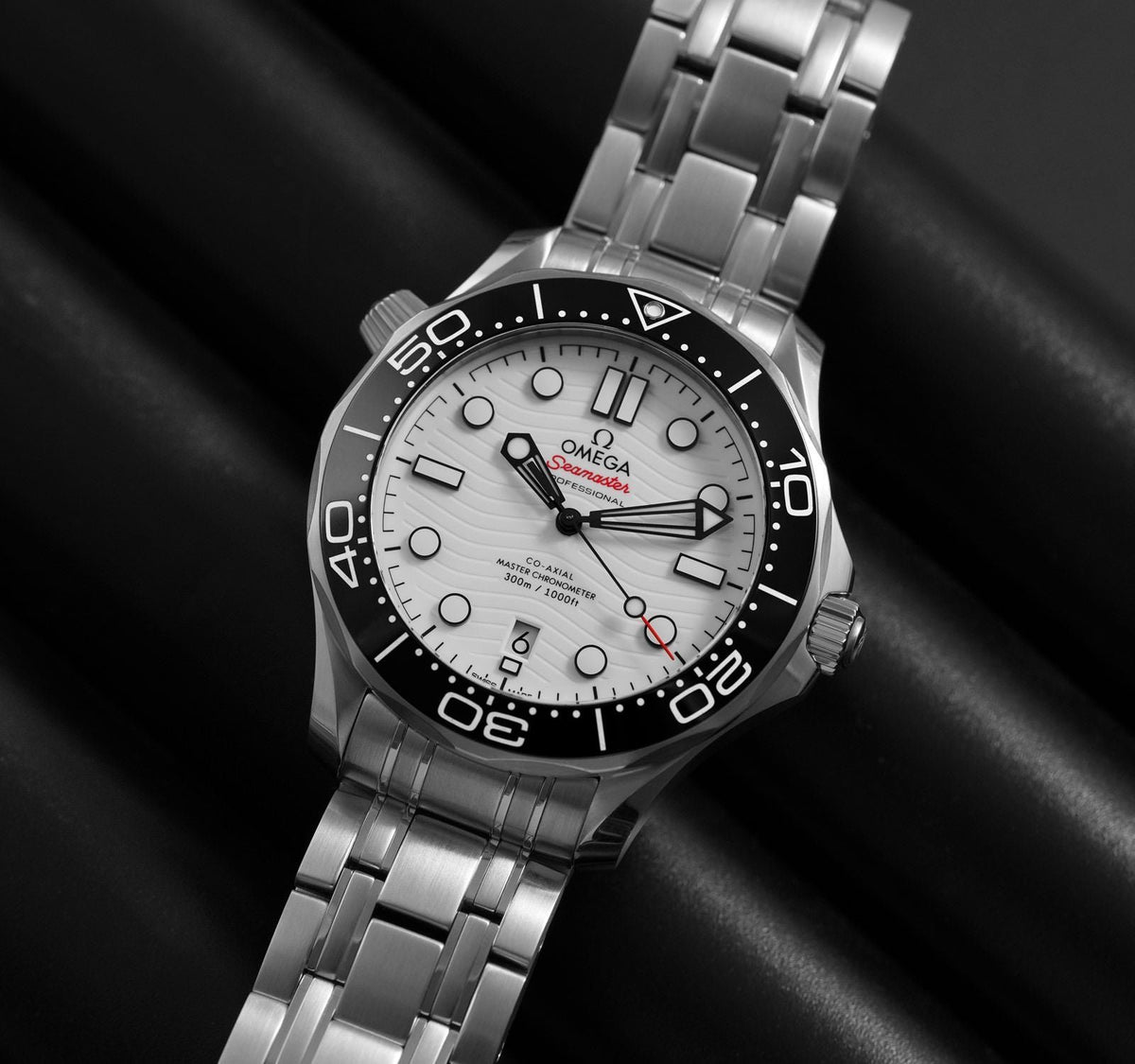 Omega Seamaster Mirror Original Watch for Men - White Dial, Silver Metal Strap - Image 6