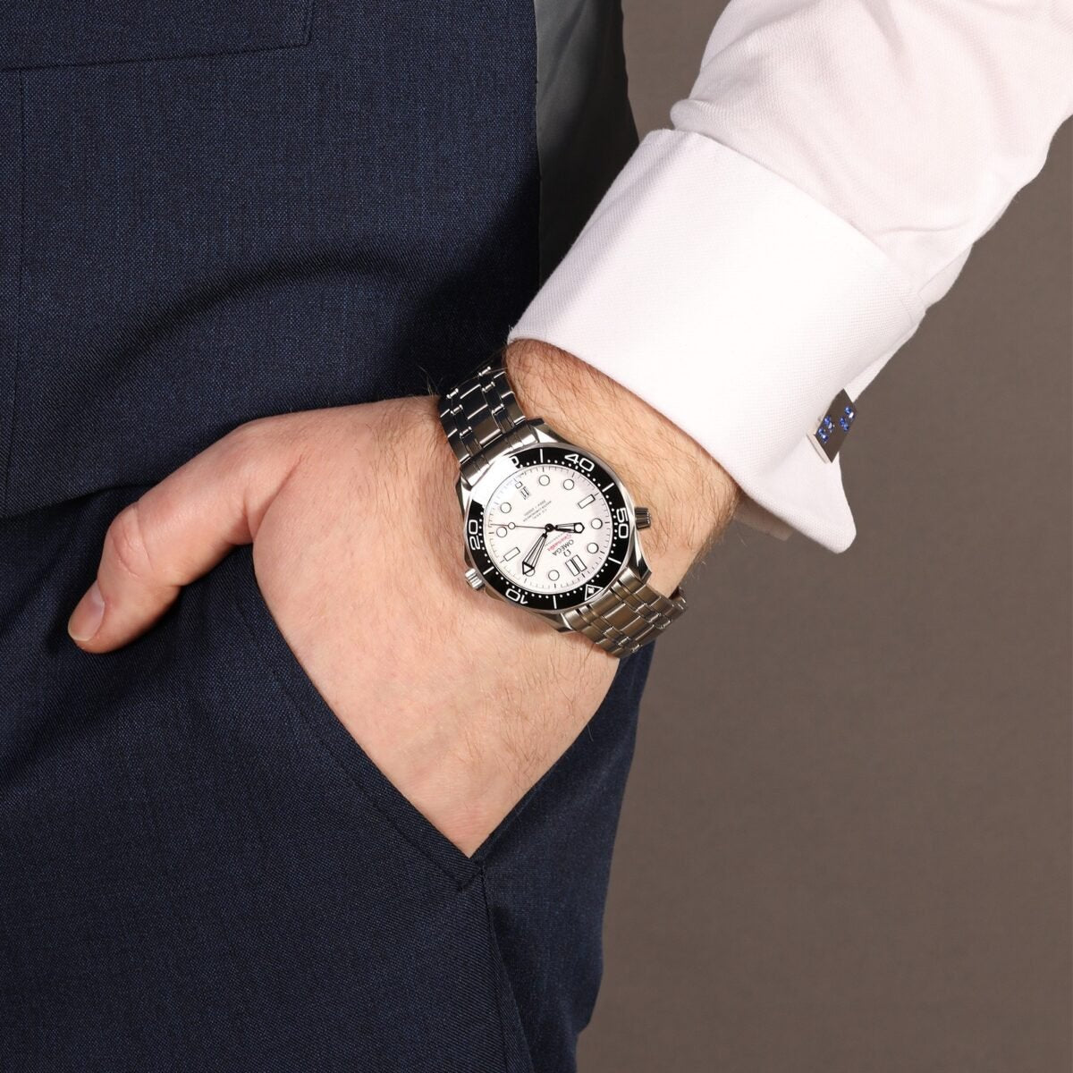 Omega Seamaster Mirror Original Watch for Men - White Dial, Silver Metal Strap - Image 5