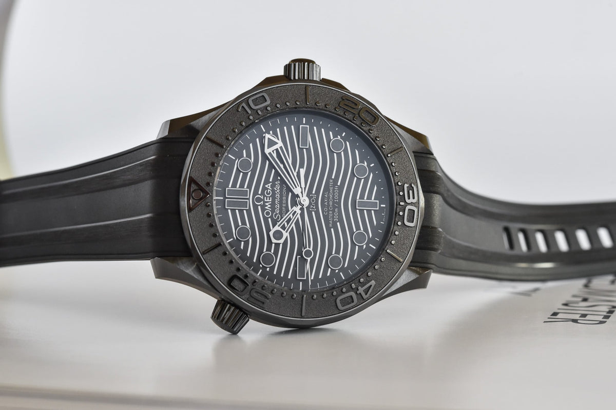Omega Seamaster Mirror Original Watch for Men - Black Dial, Black Rubber Strap - Image 4