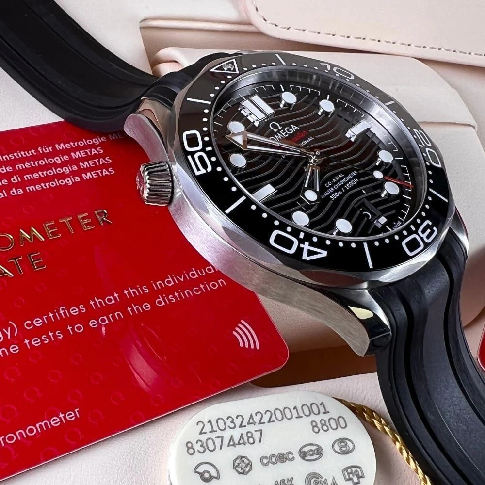 Omega Seamaster Mirror Original Watch for Men - Black Dial, Black Rubber Strap - Image 3