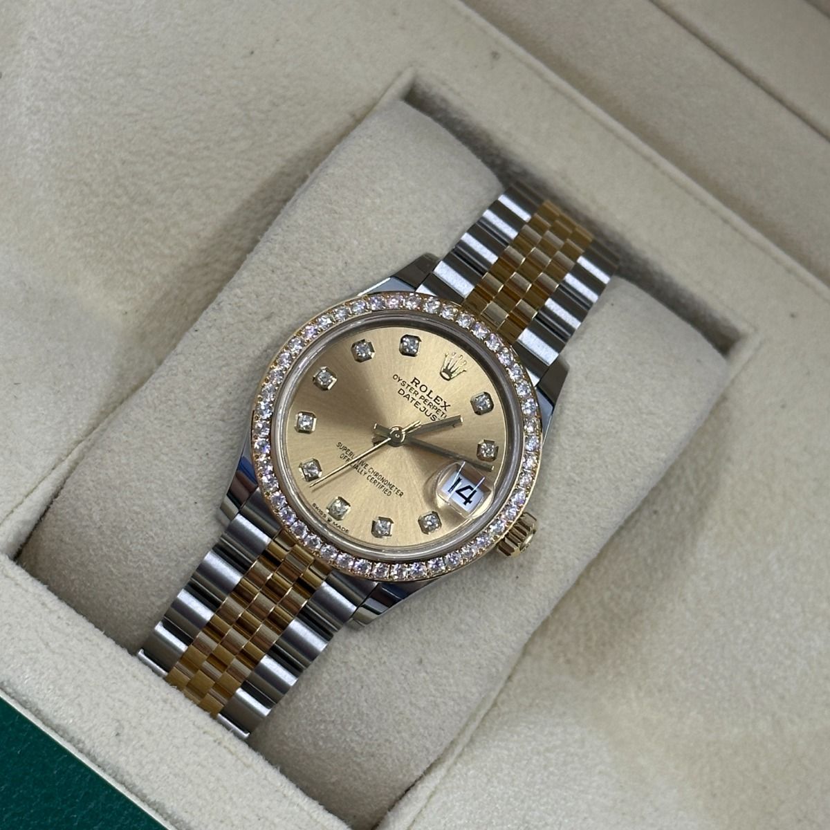 Rolex Datejust Mirror 31mm Gold dial Silver & Gold bracelet - image 3