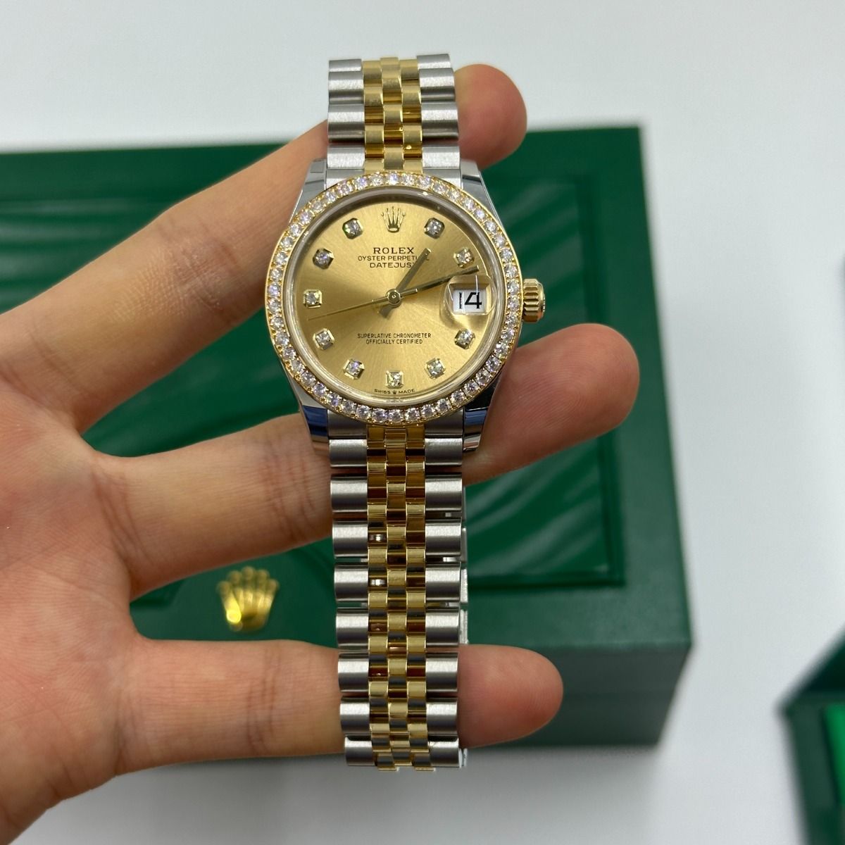 Rolex Datejust Mirror 31mm Gold dial Silver & Gold bracelet - image 7