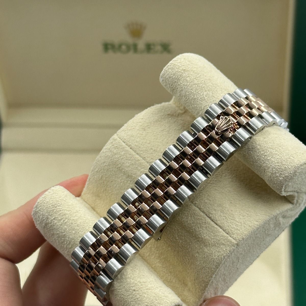 Rolex Datejust Mirror 31mm White dial Silver & Gold bracelet - image 6