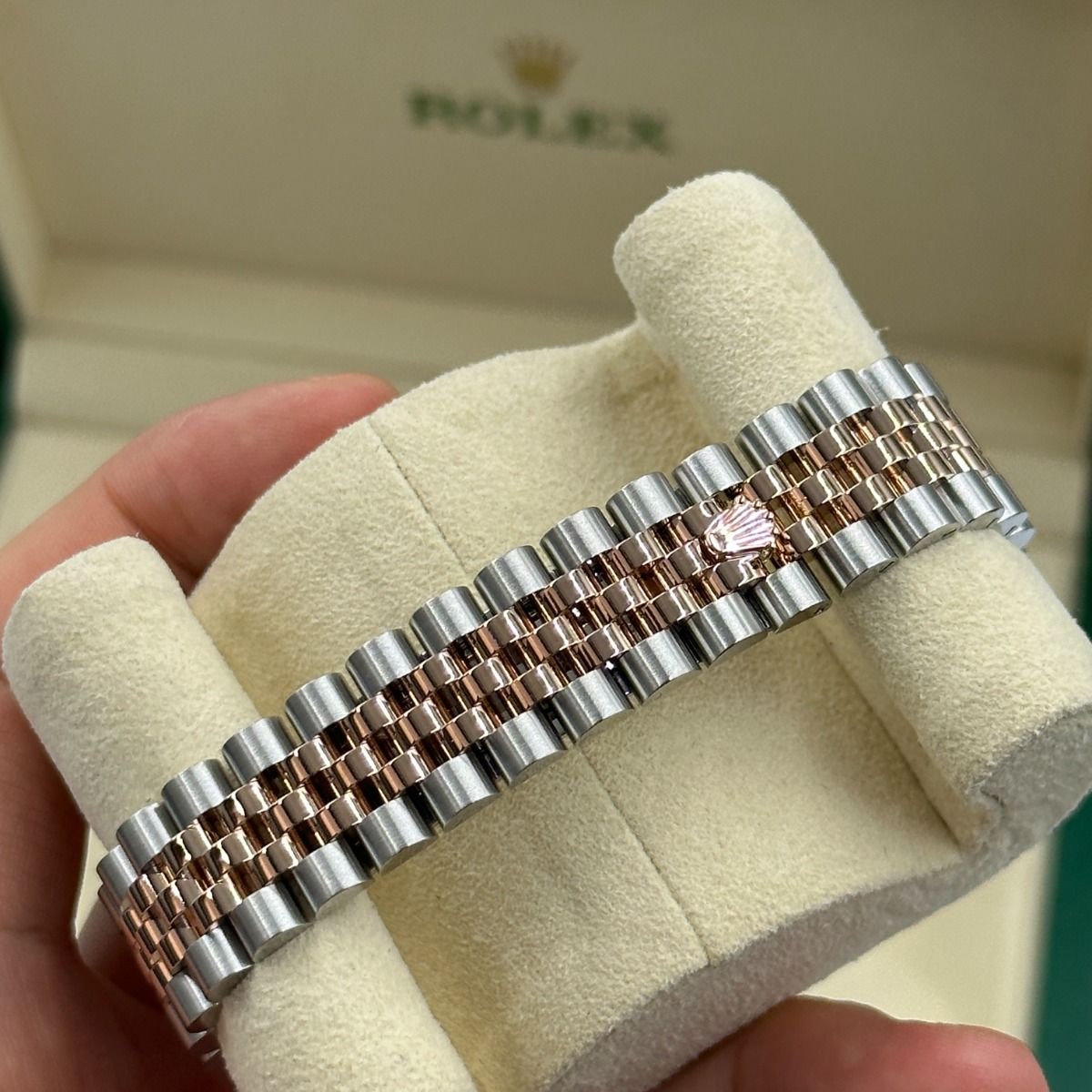 Rolex Datejust Mirror 31mm Silver dial Silver & Copper bracelet - image 5