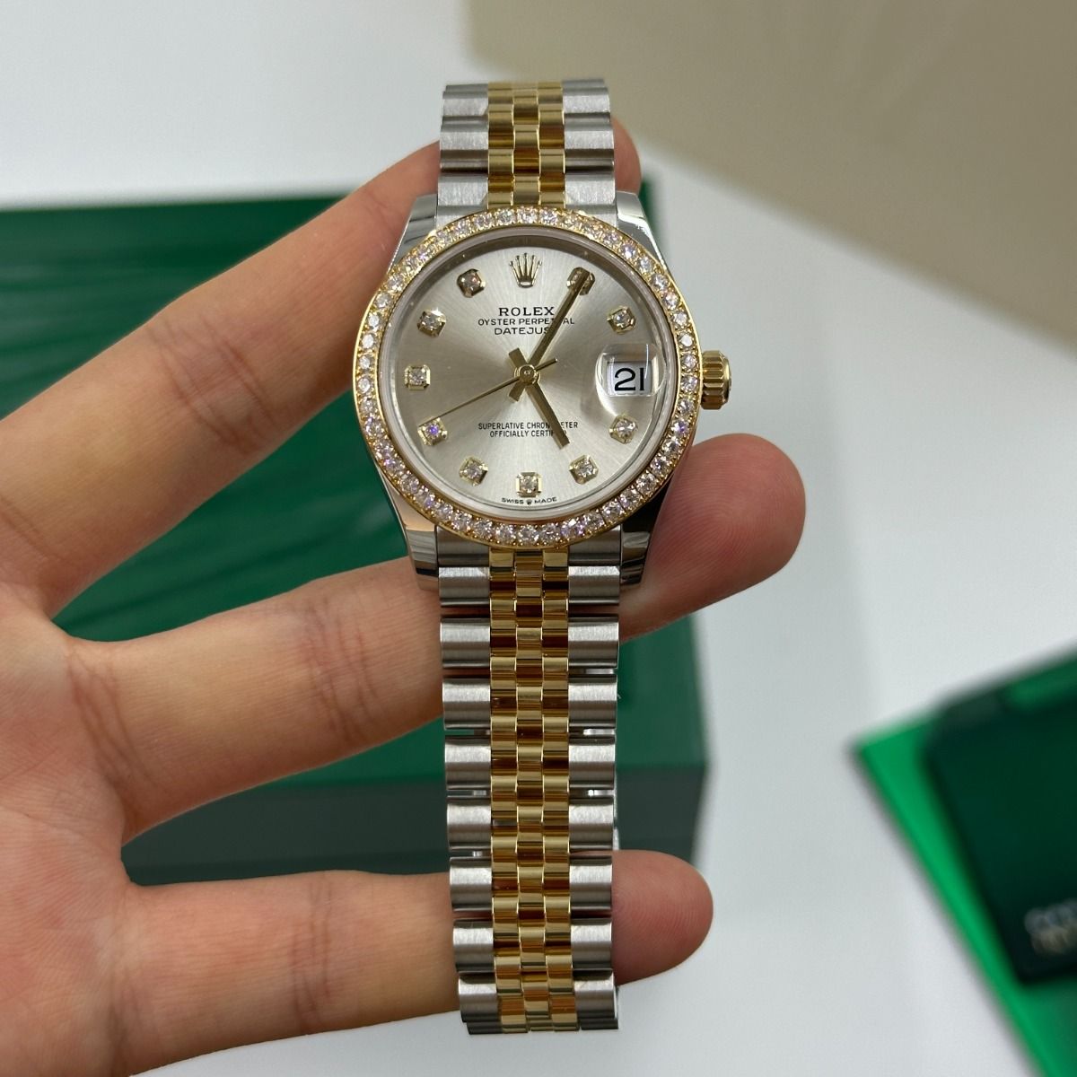 Rolex Datejust Mirror 31mm Silver dial Silver & Gold bracelet - image 2