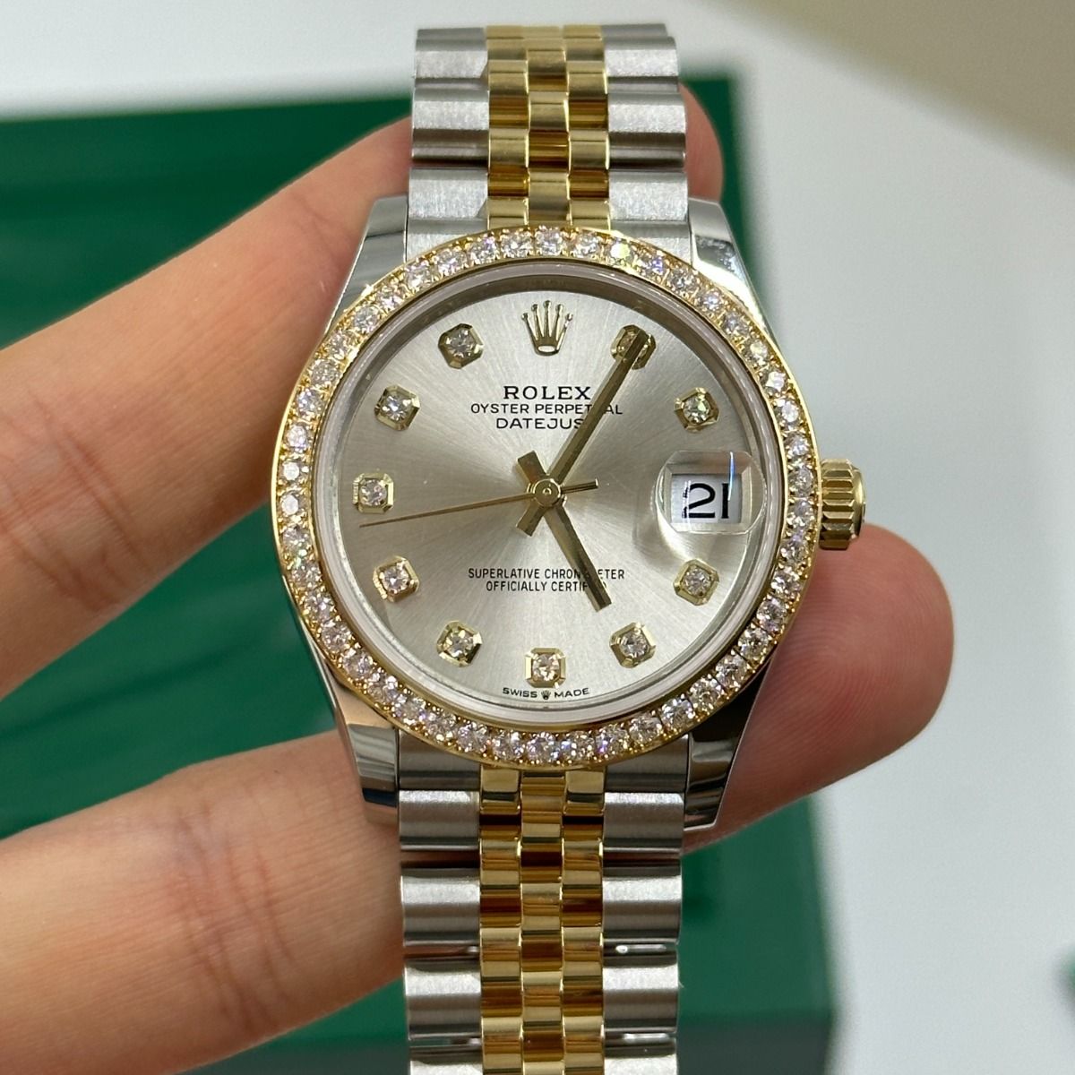 Rolex Datejust Mirror 31mm Silver dial Silver & Gold bracelet - image 3