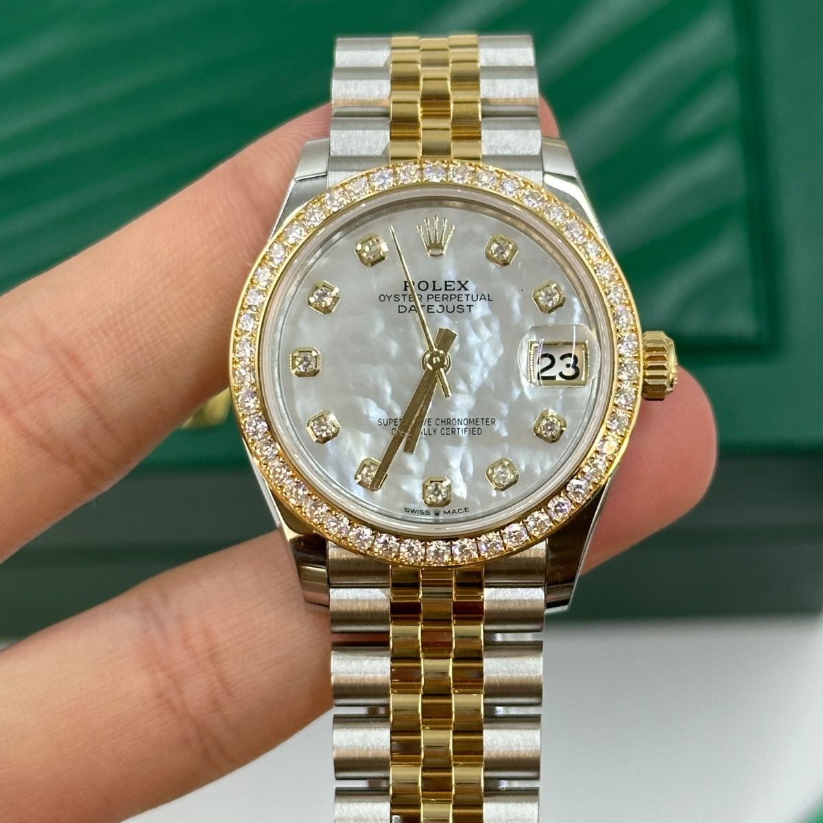 Rolex Datejust Mirror 31mm White dial Silver & Gold bracelet - image 4