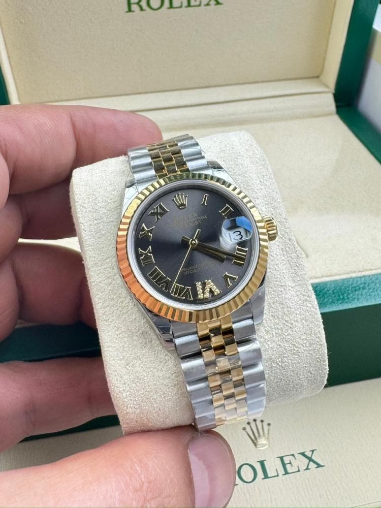 Rolex Datejust Mirror 31mm Black dial Silver & Gold bracelet - image 2